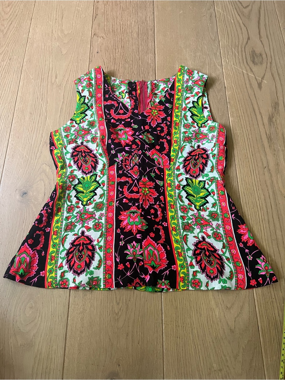 Vintage Handmade Sleeveless Floral Print Peplum Top in Black & Neon